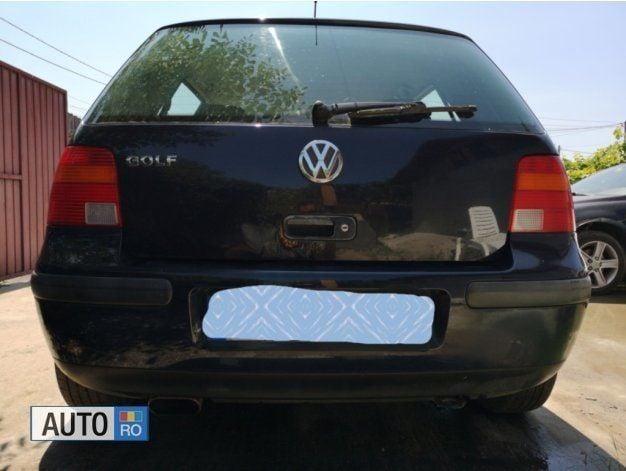 Second-hand VW Golf IV 75 CP (55 kW) 2000 Albastru marin Hatchback