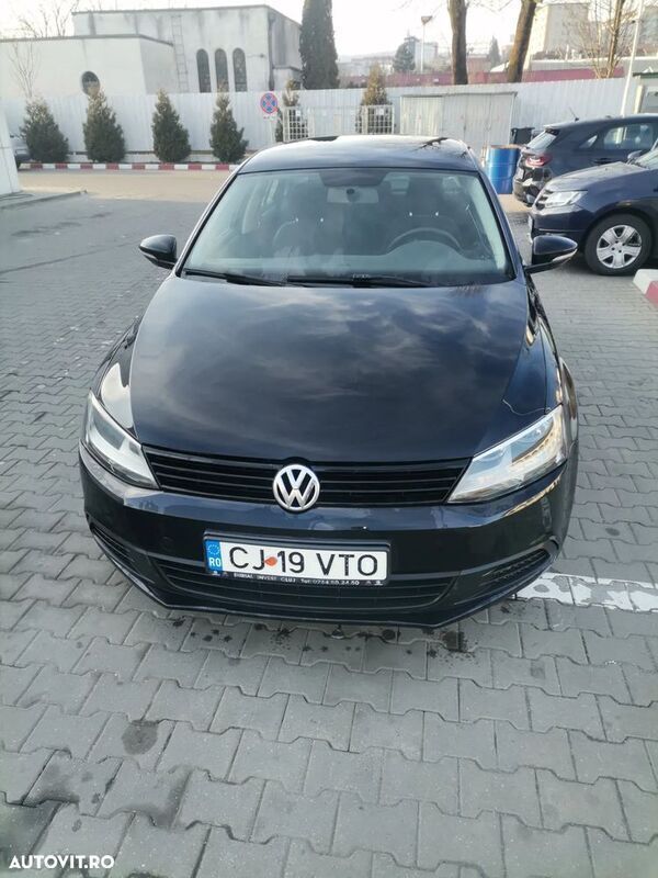 Negru Utilizat 2012 VW Jetta Trendline Berlinǎ | 4.700 EUR (Preț bun) - Imagine 1/4