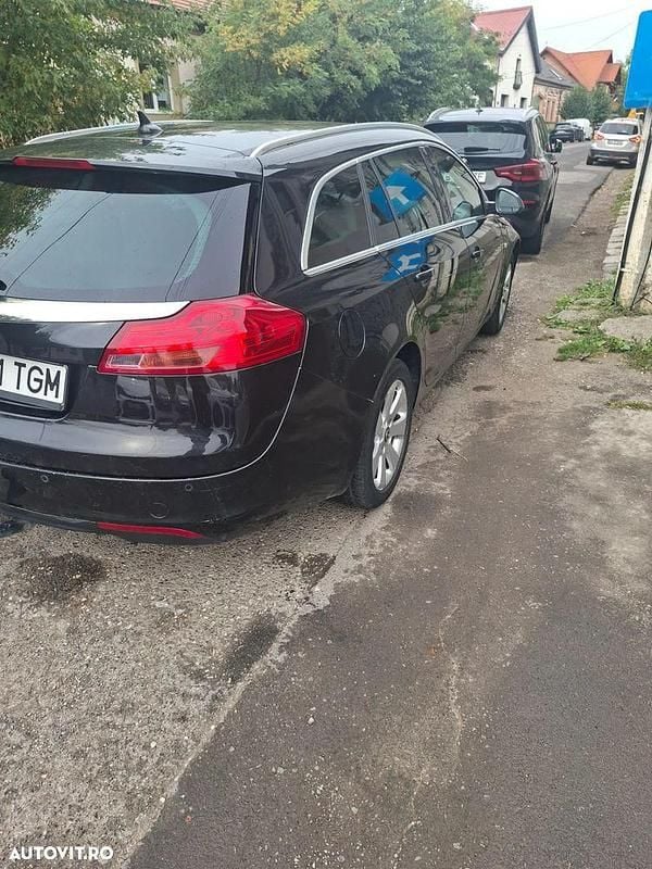 Second-hand Opel Insignia Sport 130 CP (95 kW) 2012 Culoarenegru Break