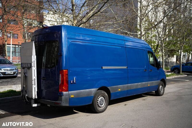 Albastru Utilizat 2019 Mercedes Sprinter Van | 20.000 EUR (Scump) - Imagine 1/4