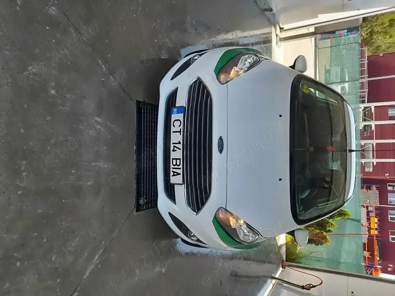 Utilizat 2013 Ford Fiesta Hatchback | 4.400 EUR (Preț OK) - Imagine 1/4