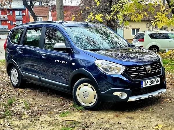 Utilizat 2019 Dacia Lodgy Stepway Monovolum | 7.900 EUR (Preț bun) - Imagine 1/4