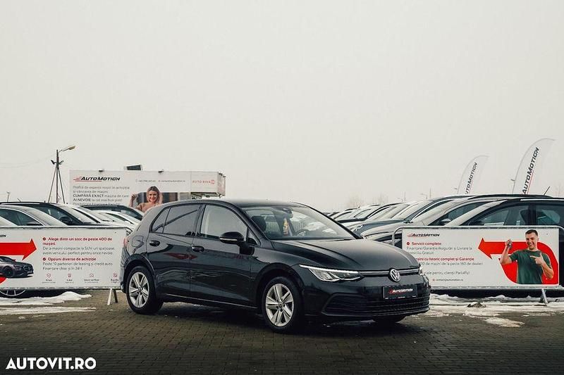 Culoarenegru Utilizat 2024 VW Golf VIII Berlinǎ | 18.800 EUR - Imagine 1/4