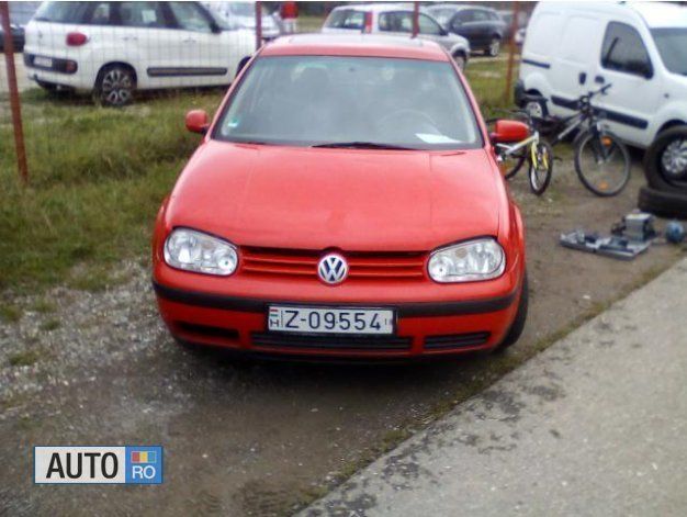 Rosu Utilizat 1998 VW Golf IV Berlinǎ | 1.200 EUR (Puțin scump) - Imagine 1/4