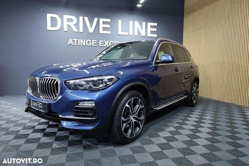 Culoarealbastru Utilizat 2021 BMW X5 Exclusive SUV | 54.999 EUR (Preț OK) - Imagine 1/4