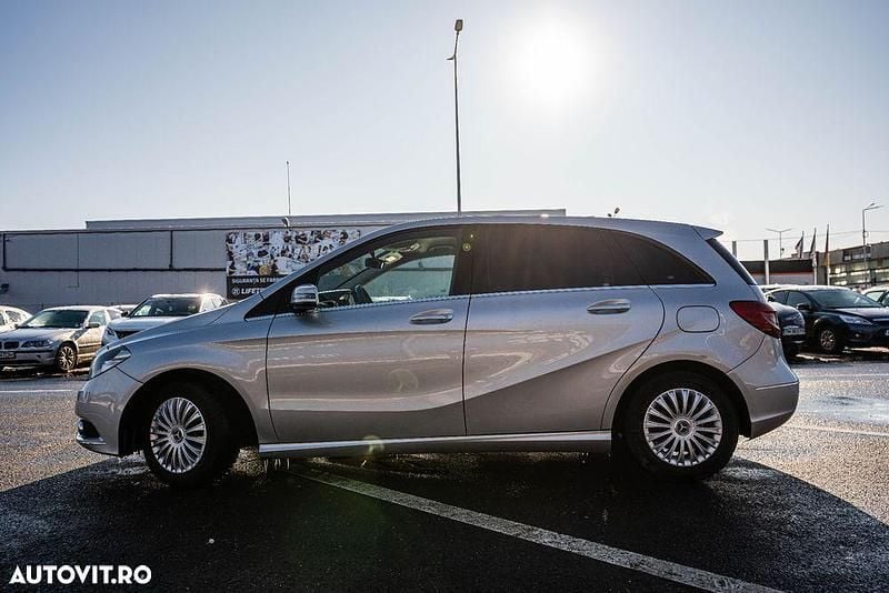 Second-hand Mercedes B180 109 CP (80 kW) 2012 Culoaregri Monovolum