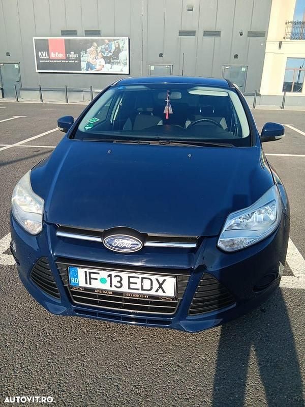 Culoarealbastru Utilizat 2012 Ford Focus Trend Hatchback | 4.500 EUR (Preț bun) - Imagine 1/4