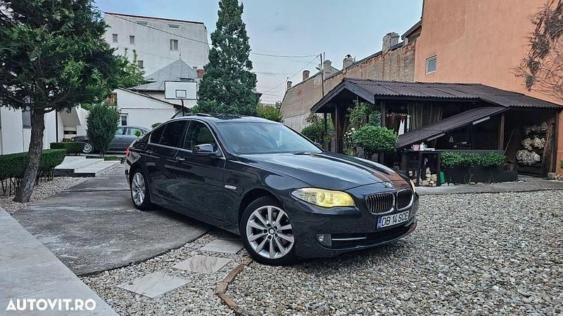 Gri Utilizat 2010 BMW 520 Break | 8.300 EUR - Imagine 1/4