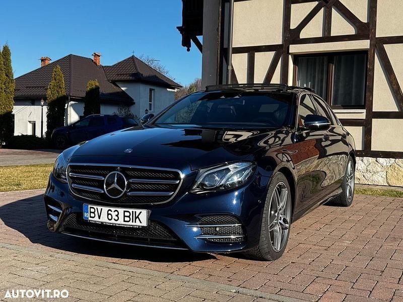 Culoarealbastru Utilizat 2016 Mercedes E350 AMG line Berlinǎ | 26.400 EUR - Imagine 1/4