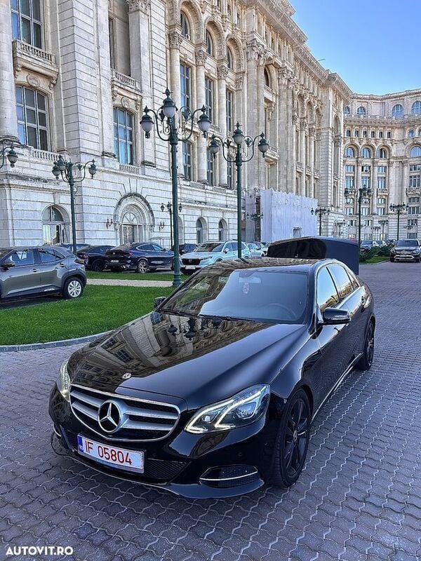 Second-hand Mercedes E200 Avantgarde 136 CP (100 kW) 2014 Negru Berlinǎ