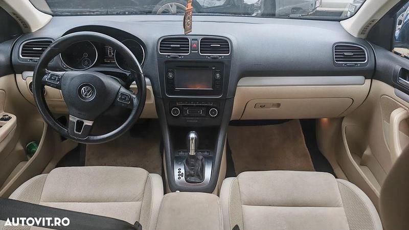 Second-hand VW Golf VI Trendline 105 CP (77 kW) 2011 Culoarealbastru Hatchback