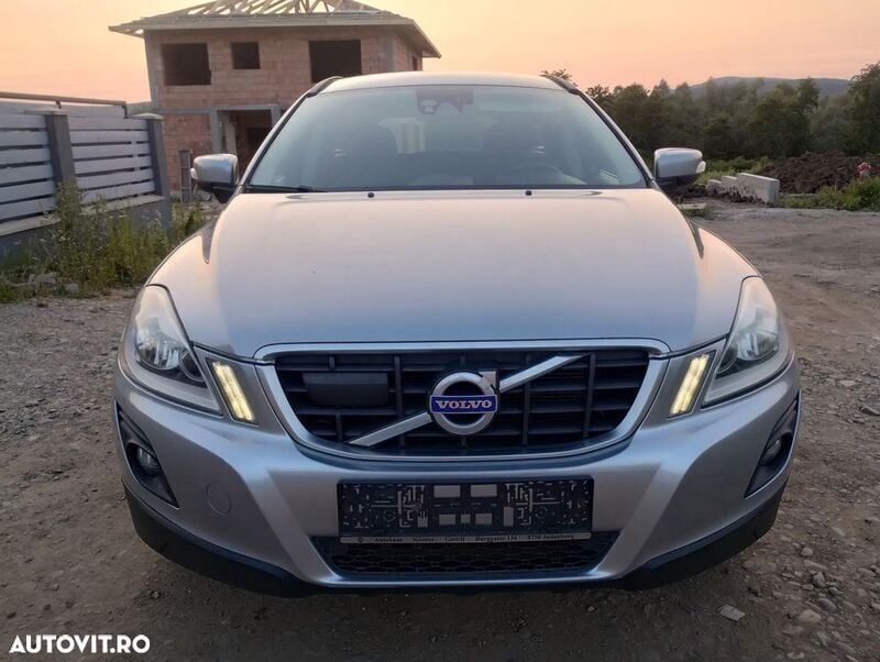 Gri Utilizat 2008 Volvo XC60 SUV | 6.450 EUR (Preț OK) - Imagine 1/4