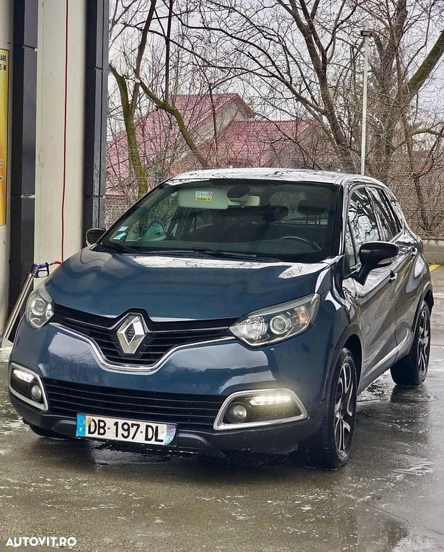 Second-hand Renault Captur Intens 90 CP (66 kW) 2014 Culoarealbastru SUV