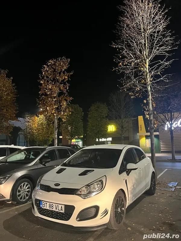 Second-hand Kia Rio 86 CP (63 kW) 2013 Alb Hatchback