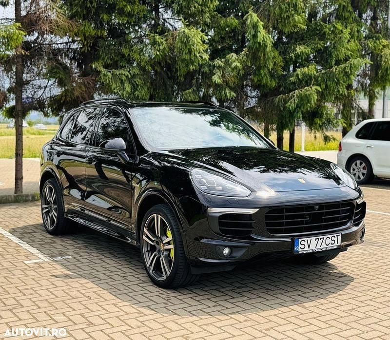 Negru Utilizat 2017 Porsche Cayenne Platinum Edition SUV | 55.777 EUR (Preț bun) - Imagine 1/4
