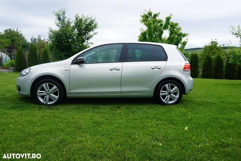 Argint Utilizat 2012 VW Golf VII Match Hatchback | 6.490 EUR (Puțin scump) - Imagine 1/4