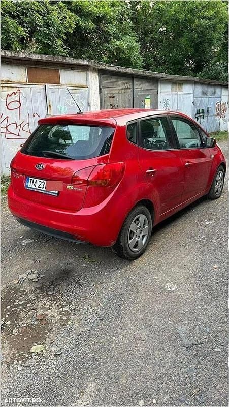 Second-hand Kia Venga 77 CP (56 kW) 2011 Culoarerosu Hatchback