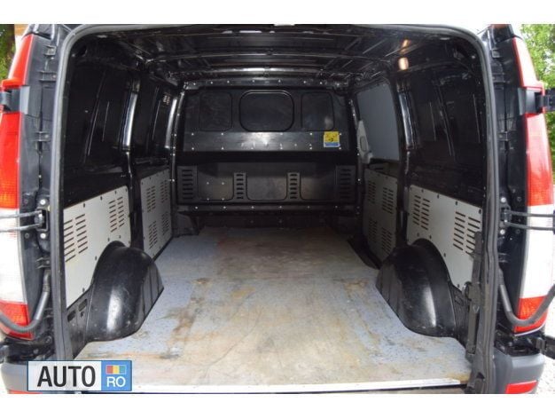 Second-hand Mercedes Vito 95 CP (69 kW) 2010 Negru Van