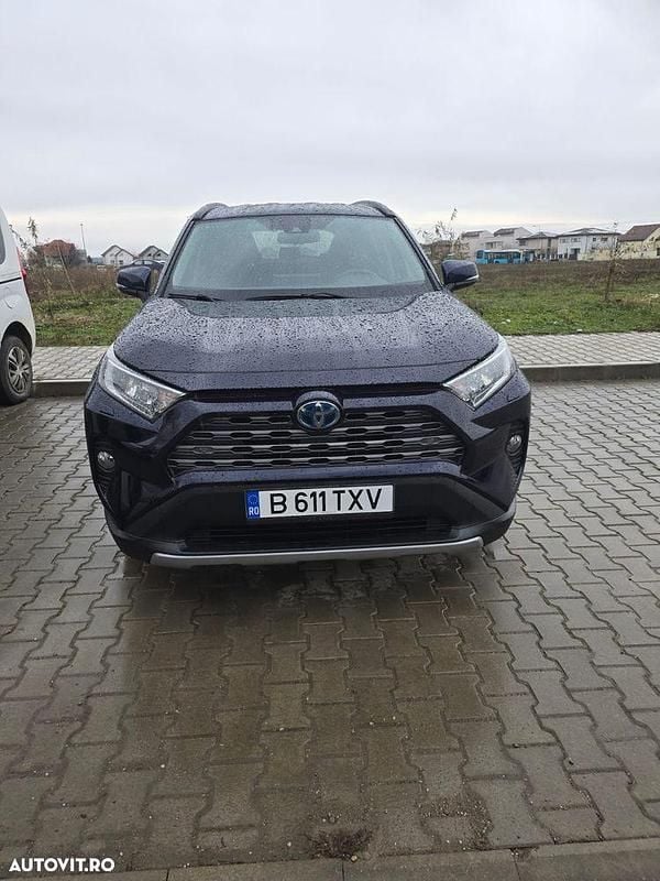 Second-hand Toyota RAV4 Hybrid 222 CP (163 kW) 2021 Culoarealbastru SUV