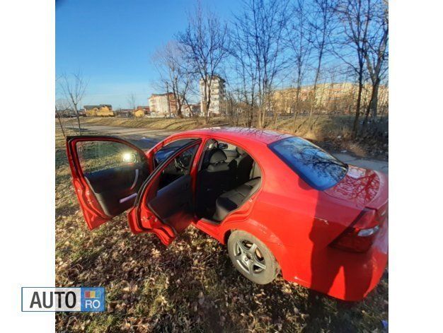 Second-hand Chevrolet Aveo 74 CP (54 kW) 2010 Rosu Berlinǎ