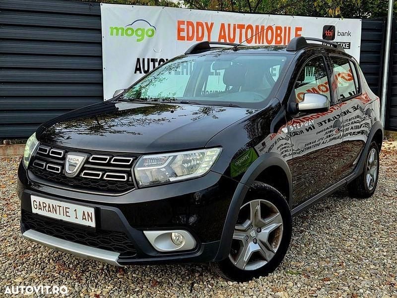 Culoarenegru Utilizat 2017 Dacia Sandero Prestige Hatchback | 6.490 EUR (Preț OK) - Imagine 1/4