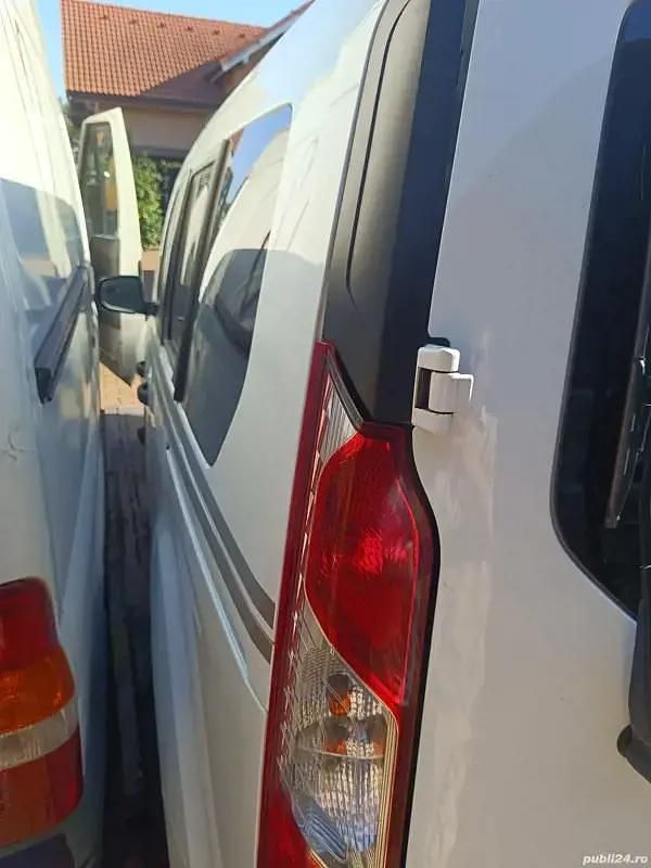 Second-hand Ford Transit Connect 150 CP (110 kW) 2019 Alb Monovolum