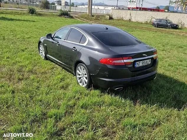 Second-hand Jaguar XF Premium Luxury 240 CP (176 kW) 2012 Culoaremaro Berlinǎ