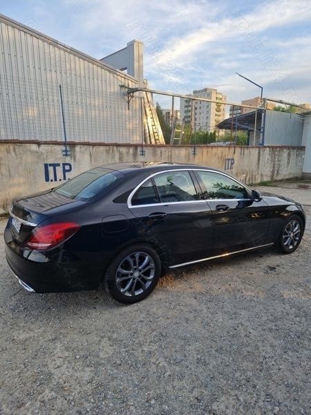 Negru Utilizat 2016 Mercedes C180 Berlinǎ | 18.400 EUR (Preț OK) - Imagine 1/4