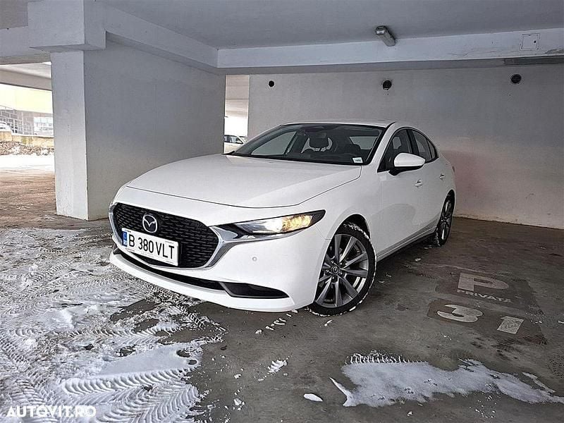 Culoarealb Utilizat 2024 Mazda 3 Center-Line Berlinǎ | 21.500 EUR (Preț bun) - Imagine 1/4