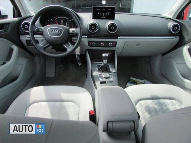 Second-hand Audi A3 110 CP (80 kW) 2016 Alb Berlinǎ