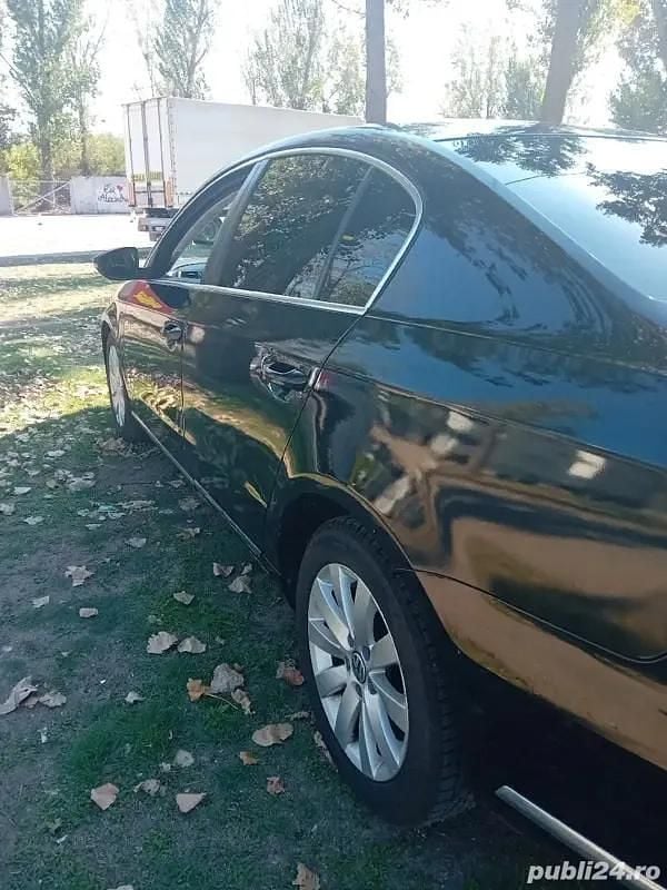 Utilizat 2014 VW Passat Berlinǎ | 7.000 EUR (Preț bun) - Imagine 1/4