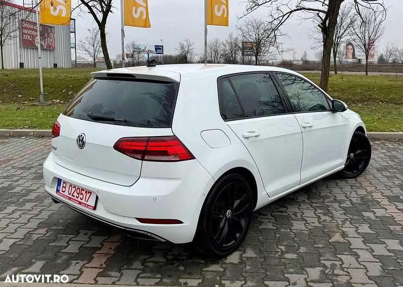 Second-hand VW Golf VII Comfortline 125 CP (91 kW) 2018 Culoarealb Hatchback