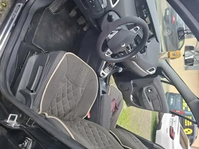 Negru Utilizat 2011 Renault Scénic III Monovolum | 4.200 EUR (Preț OK) - Imagine 1/4