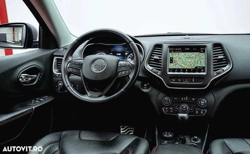 Second-hand Jeep Cherokee Trailhawk 272 CP (200 kW) 2019 Gri SUV