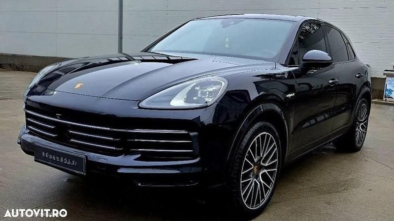 Culoarealbastru Utilizat 2018 Porsche Cayenne SUV | 50.000 EUR (Super Preț) - Imagine 1/4