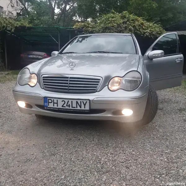 Utilizat 2002 Mercedes C180 Berlinǎ | 2.699 EUR - Imagine 1/4
