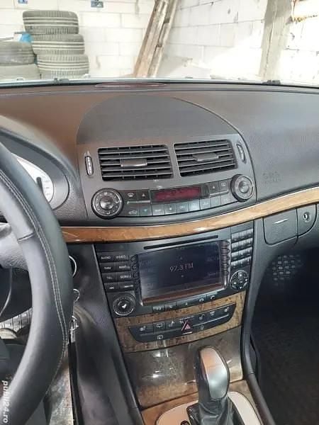 Gri Utilizat 2006 Mercedes E320 Break | 3.000 EUR - Imagine 1/4