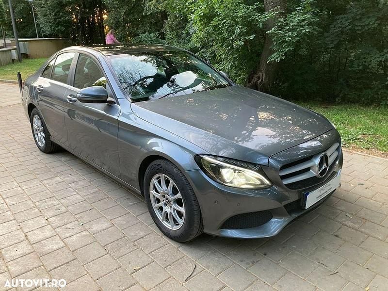 Culoaregri Utilizat 2017 Mercedes C180 Berlinǎ | 13.600 EUR (Super Preț) - Imagine 1/4