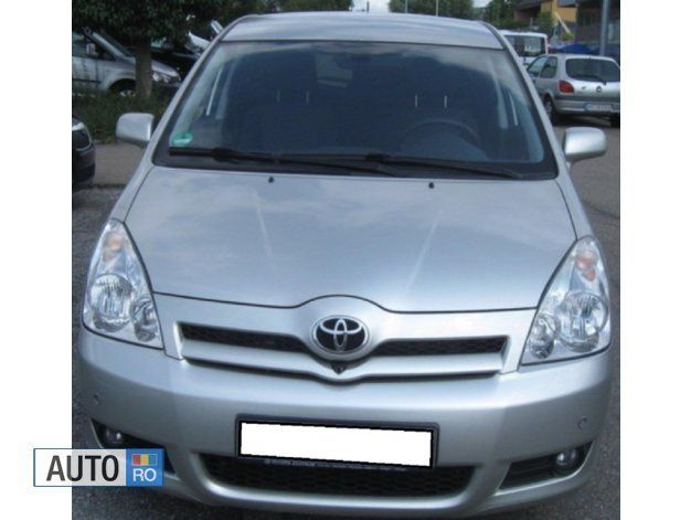 Gri Utilizat 2005 Toyota Corolla Verso Monovolum | 3.999 EUR - Imagine 1/4