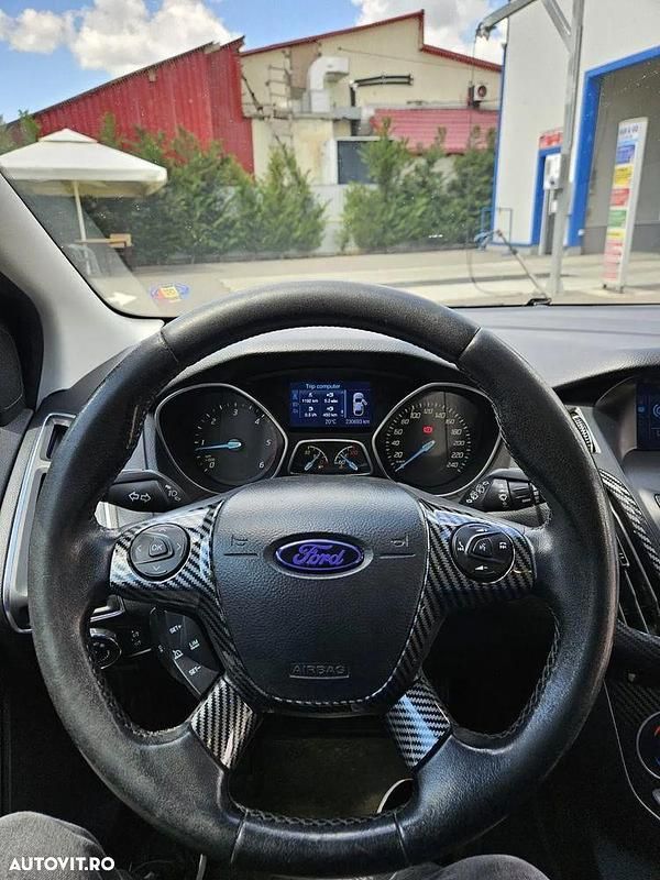 Albastru Utilizat 2013 Ford Focus Titanium Hatchback | 4.990 EUR (Preț OK) - Imagine 1/4
