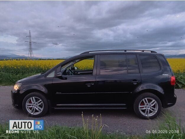 Second-hand VW Touran 140 CP (102 kW) 2013 Negru Monovolum