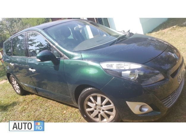 Second-hand Renault Grand Scénic III 106 CP (77 kW) 2010 Verde Monovolum