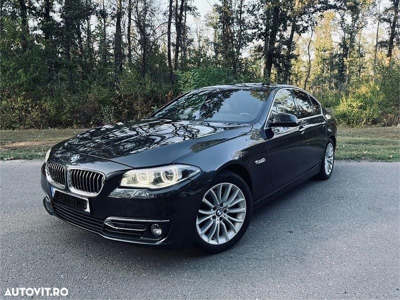 Culoarenegru Utilizat 2016 BMW 520 Luxury Line Break | 18.500 EUR (Puțin scump) - Imagine 1/4