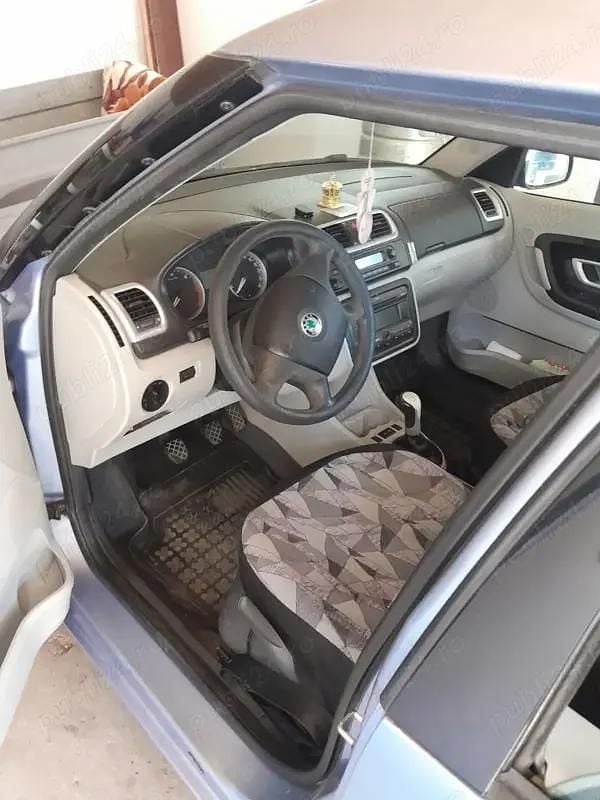 Second-hand Skoda Roomster Style 70 CP (51 kW) 2008 Monovolum