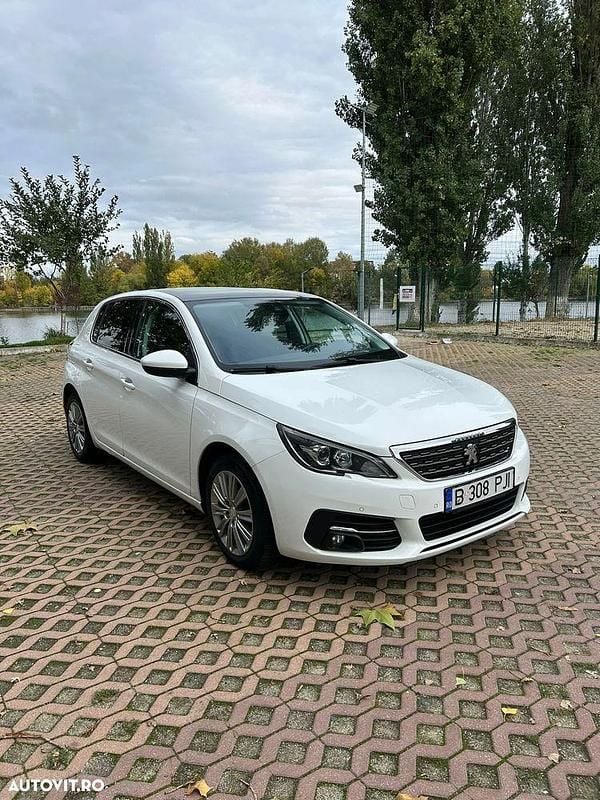 Culoarealb Utilizat 2017 Peugeot 308 Hatchback | 8.950 EUR (Preț OK) - Imagine 1/4
