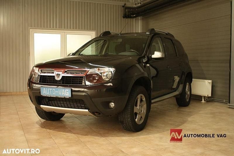Culoarenegru Utilizat 2013 Dacia Duster Lauréate SUV | 8.390 EUR (Preț OK) - Imagine 1/4