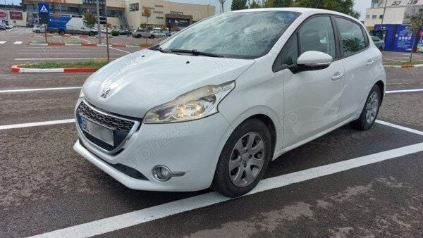 Utilizat 2014 Peugeot 208 Hatchback | 4.950 EUR (Preț OK) - Imagine 1/4