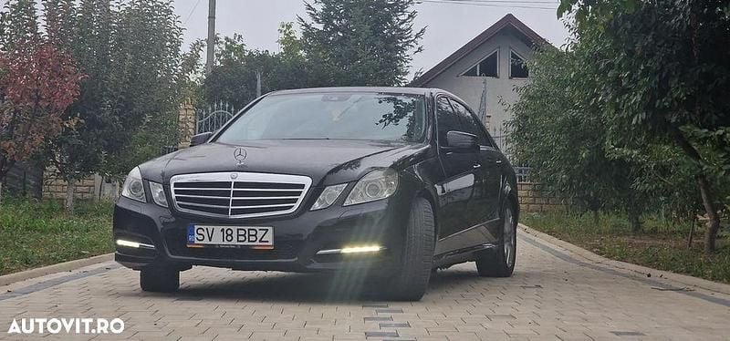 Culoarenegru Utilizat 2012 Mercedes E220 Berlinǎ | 10.490 EUR (Preț OK) - Imagine 1/4