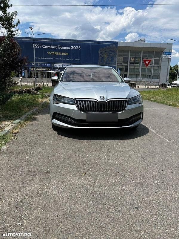 Argint Utilizat 2022 Skoda Superb Ambition Berlinǎ | 22.700 EUR (Super Preț) - Imagine 1/4