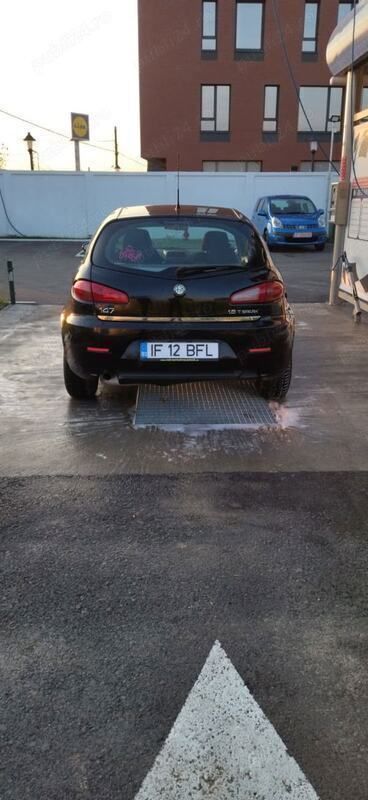 Utilizat 2005 Alfa Romeo 147 Hatchback | 1.500 EUR - Imagine 1/4
